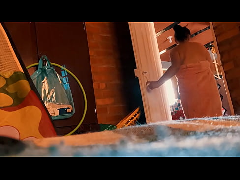 ❤️ My oom volg my in die stort, hy naai my terwyl ek stort. ❤ Fokvideo op af.josporn-com.ru ❤